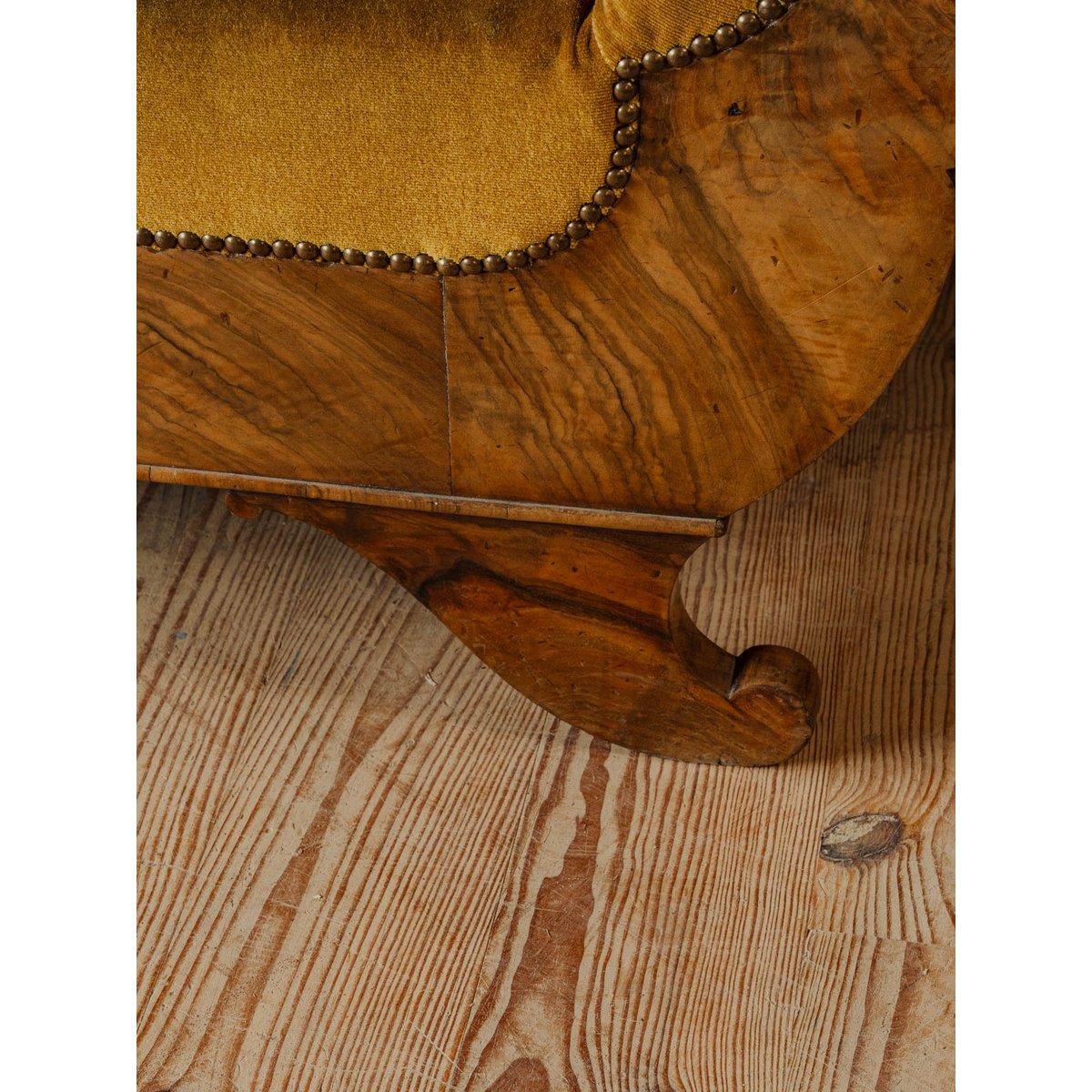 Banquette en bois et velours Martine N°50 - Bon état bois foncé, DEBONGOUT