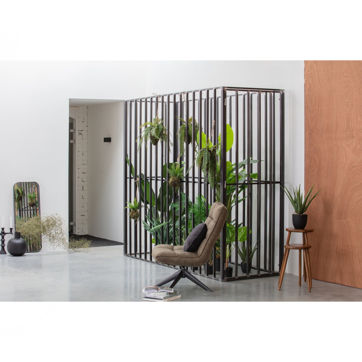 Fauteuil rotatif en aspect cuir JOUKE vert, WOOOD
