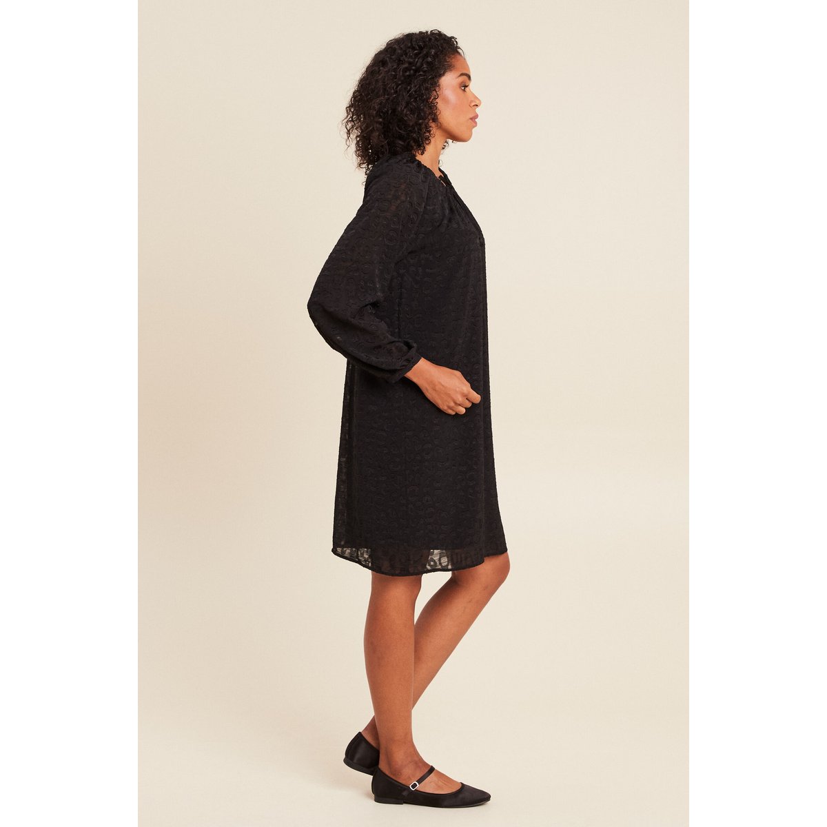 Robe courte évasée col v manches longues noir, BREAL