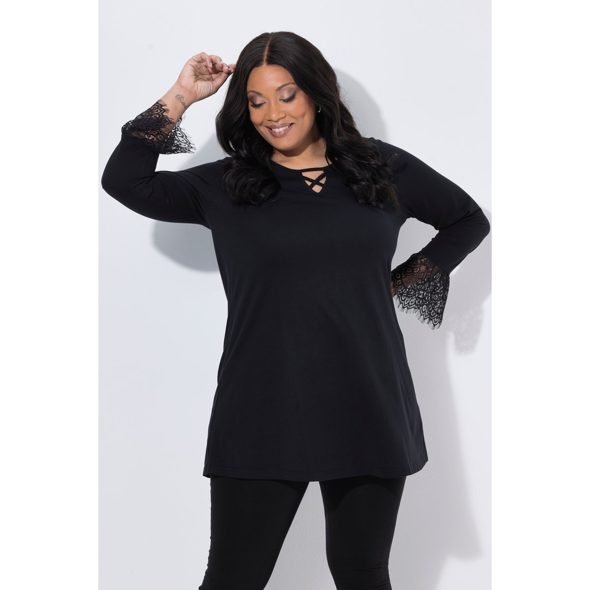 T-shirt long avec laçage noir, ULLA POPKEN