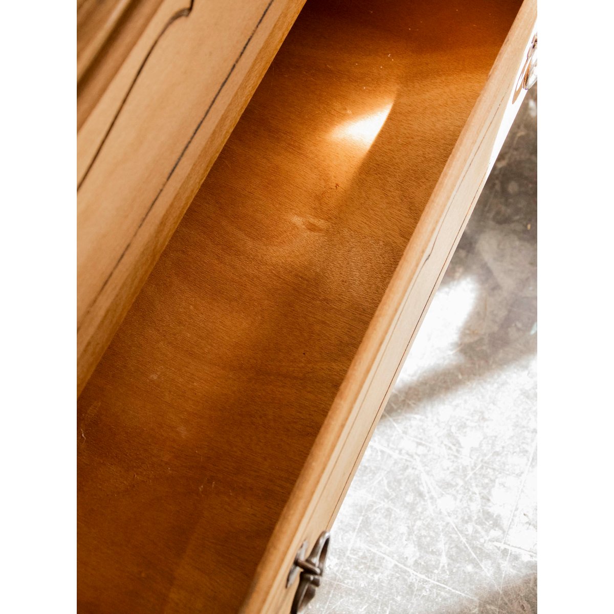 Commode élégante en bois brut Garance N°744 - Bon état bois clair, DEBONGOUT