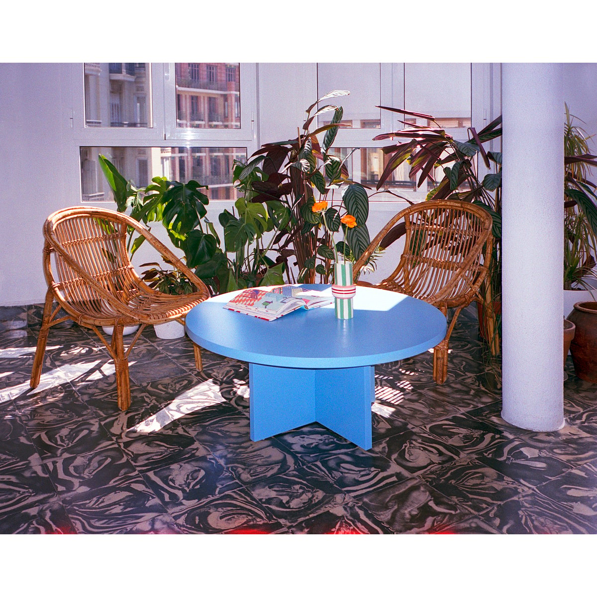 Table basse ronde PAUSA bleu, REALLY NICE THINGS