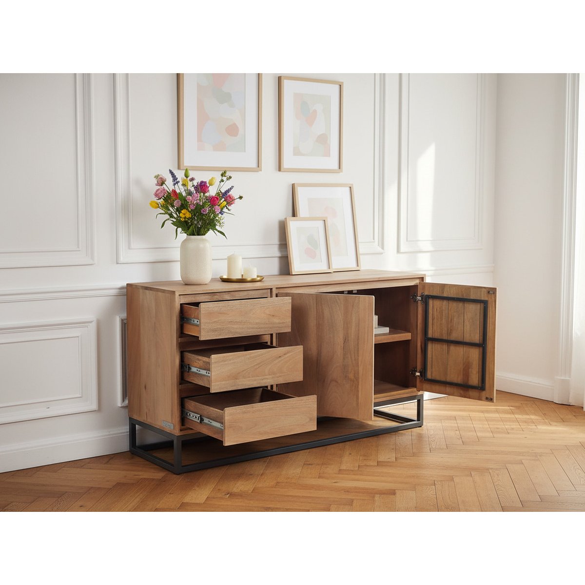 Buffet bas en bois massif 2 portes 3 tiroirs 150 cm, BERGERAC marron clair, BOBOCHIC