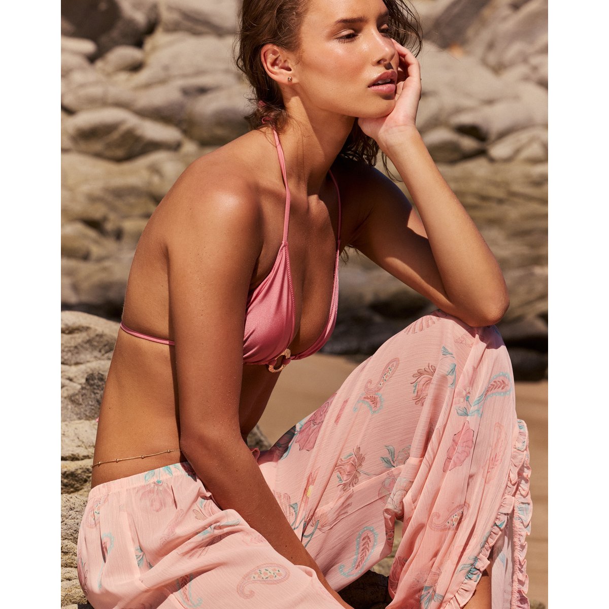 Pantalon en mousseline imprimé fleurs et coquillages PEACHLIZ rose, UNDIZ