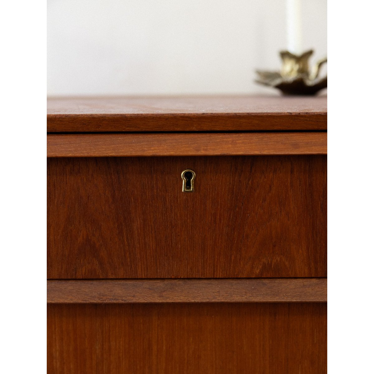 Commode contemporaine en bois Olga N°1057 - Bon état bois foncé, DEBONGOUT