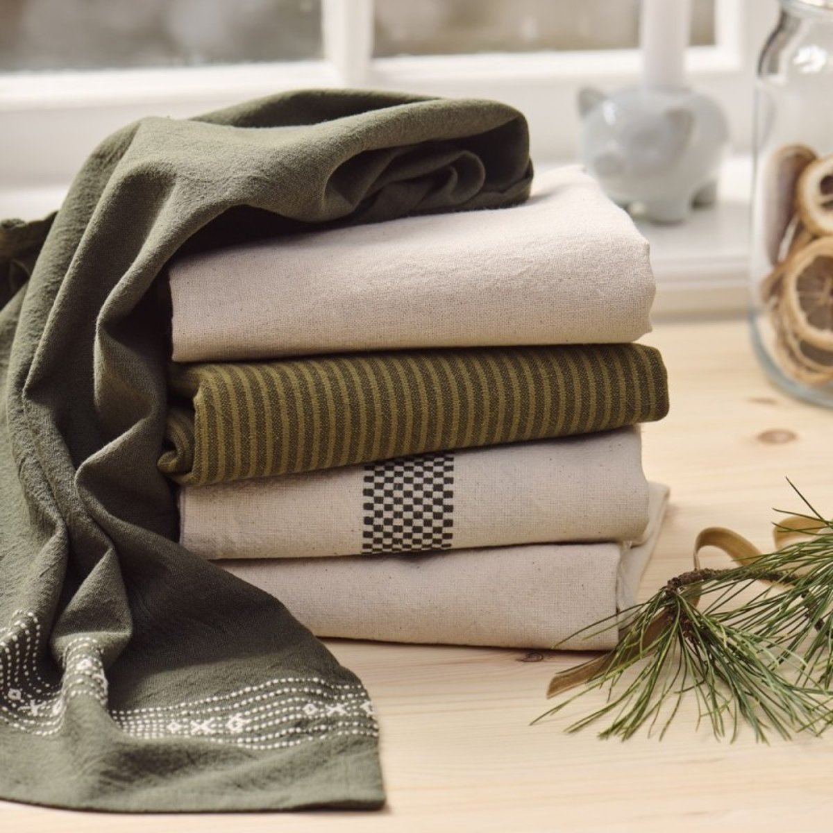 Torchon de cuisine coton broderie vert foncé, IB LAURSEN
