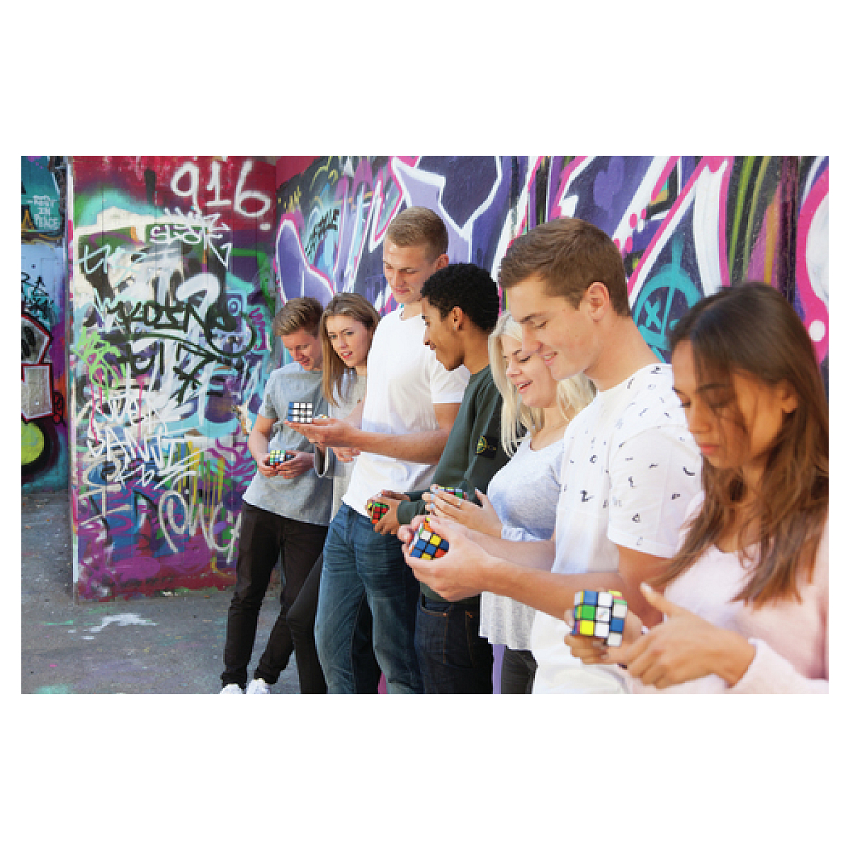 - Rubiks CUBE 3x3 MAITRE couleur unique, SPINMASTER