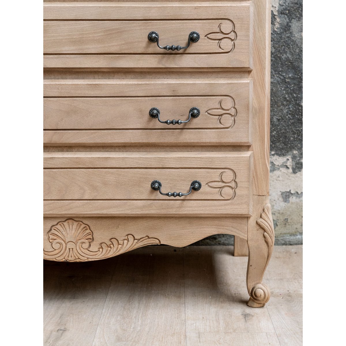 Commode en bois moulurée Garance N°773 - Bon état bois clair, DEBONGOUT