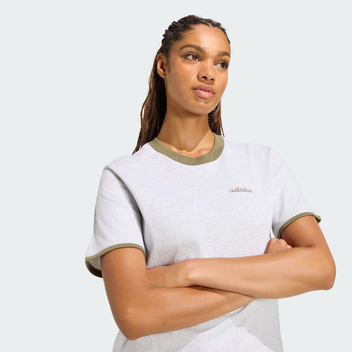 T-Shirt Graphique Brodé Colorpop Seasonal Essentials T-Shirt Graphique Brodé Colorpop Seasonal Essentials light grey heather / olive strata, ADIDAS SPORTSWEAR