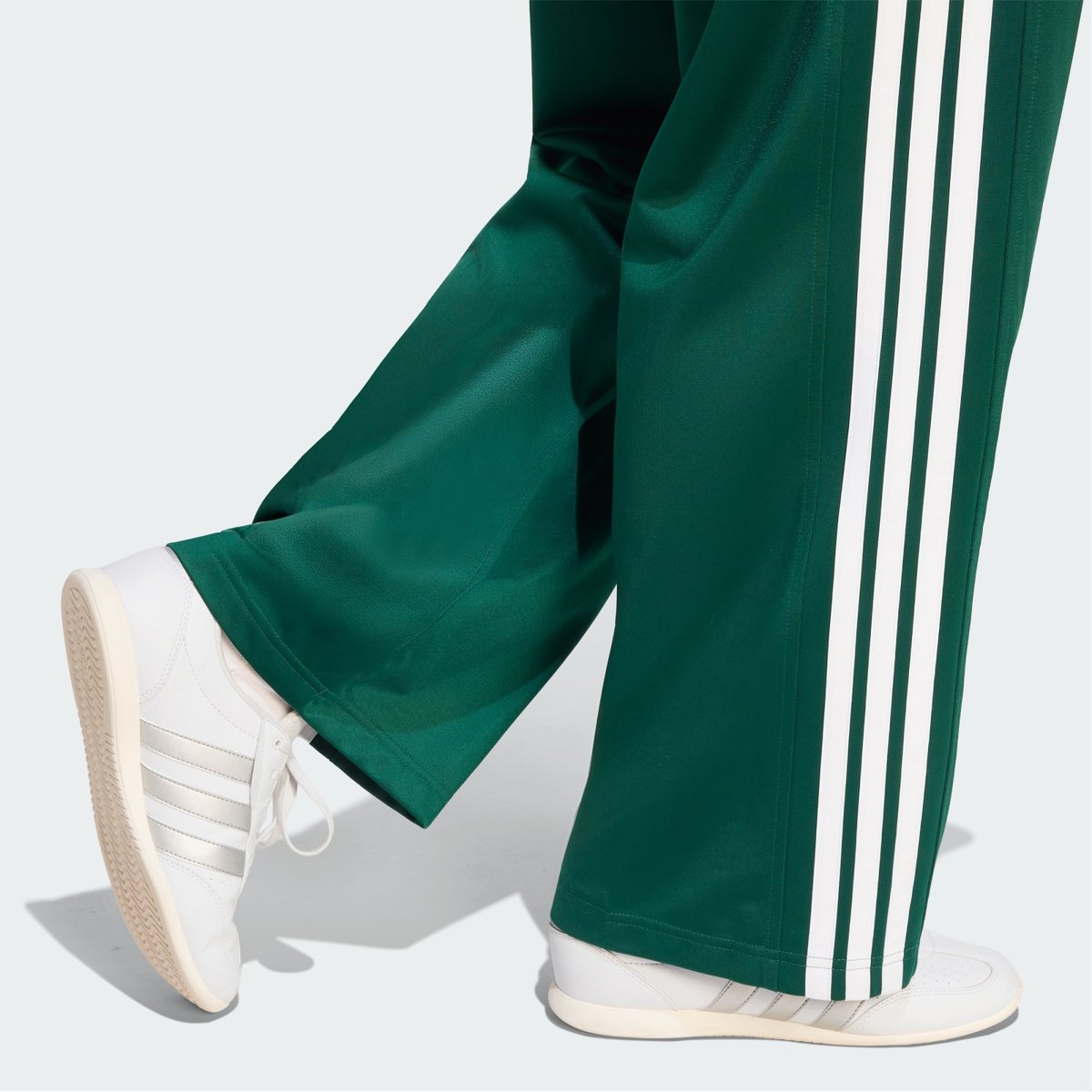 Pantalon De Survêtement Dayready À Jambes Larges Pantalon De Survêtement Dayready À Jambes Larges collegiate green, ADIDAS SPORTSWEAR