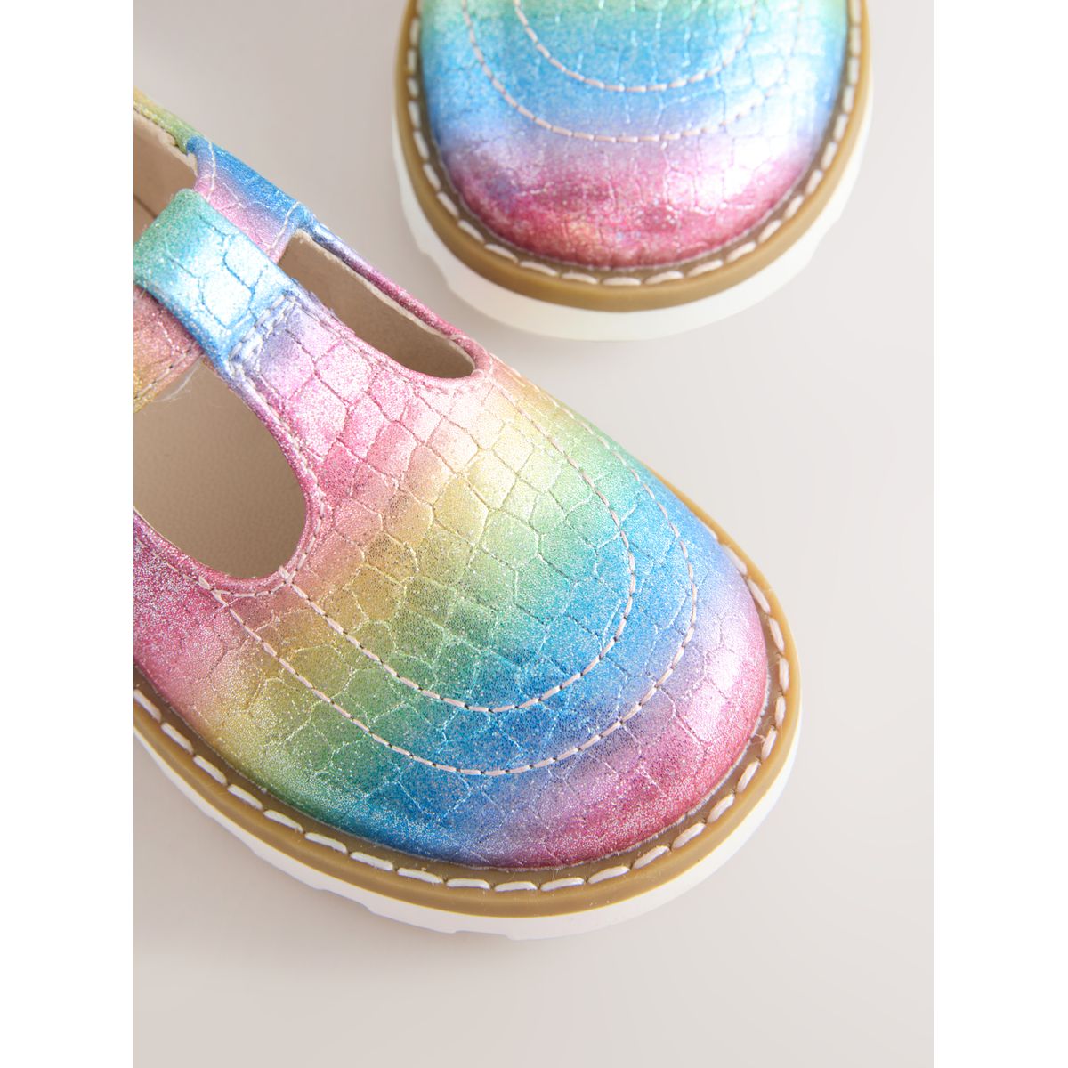 Chaussures t-bar scintillant multicolore arc-en-ciel, NEXT