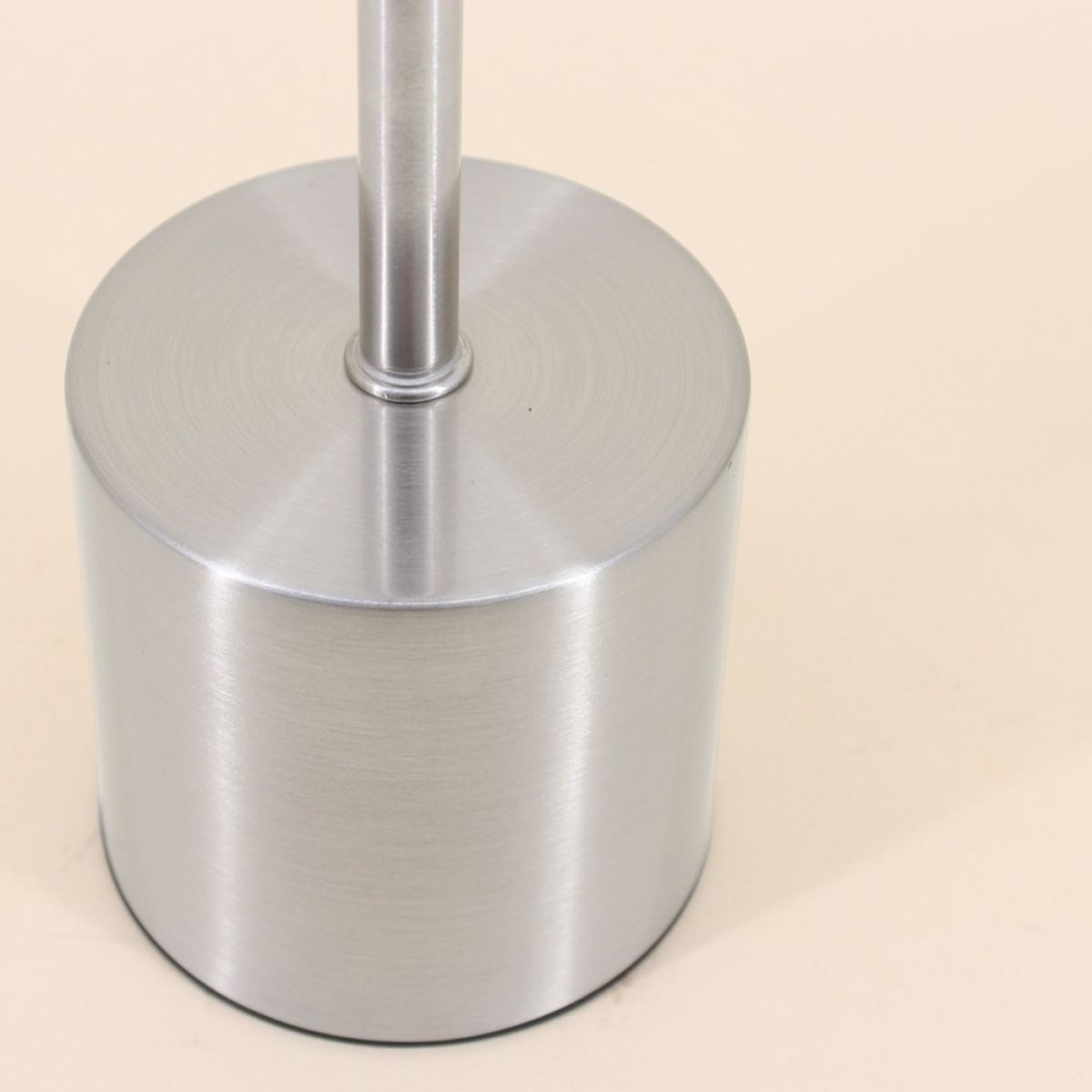 Lampe recharg. USB IP 44 en aluminium 34cm gris, ORNAMI