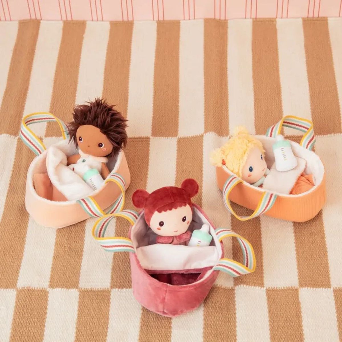 Poupée en tissu 21cm et son couffin jaune, LILLIPUTIENS