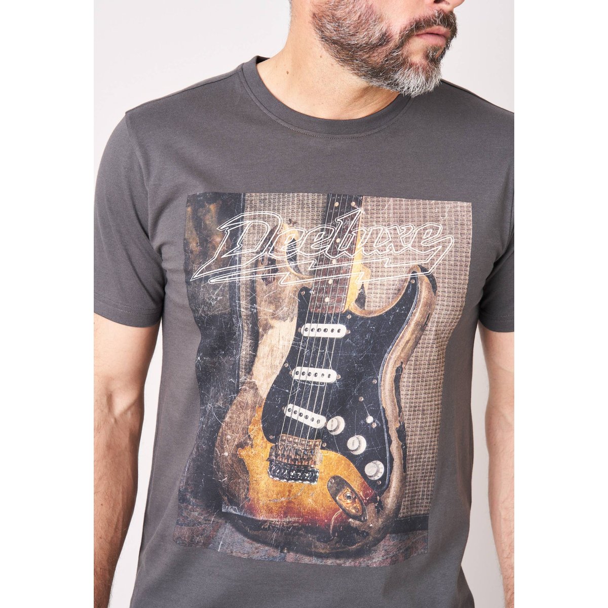 T-shirt confort homme en 100% coton imprimé guitare BACKSTAGE charcoal, DEELUXE