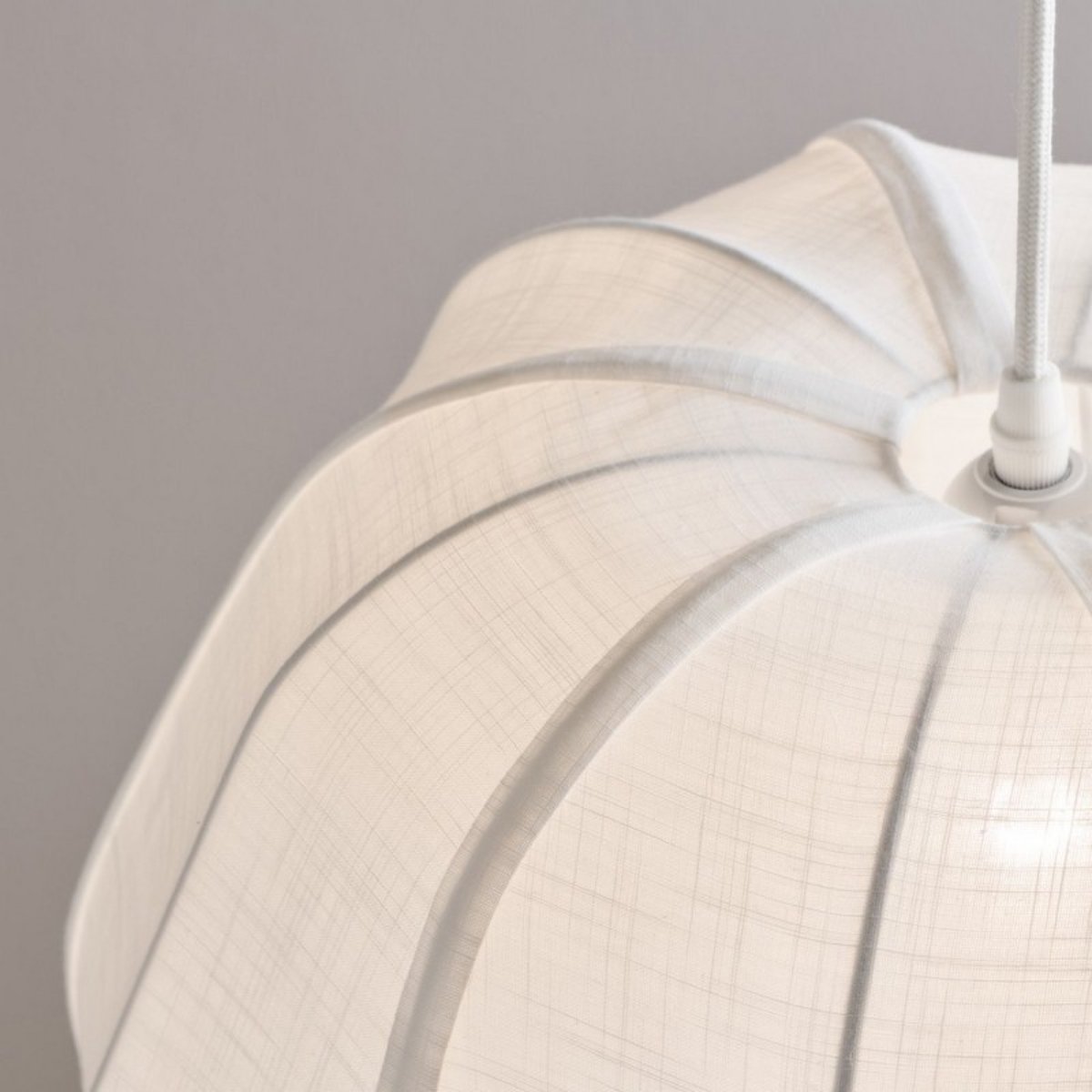 Lampe suspension organique tissu Halo blanc, IB LAURSEN