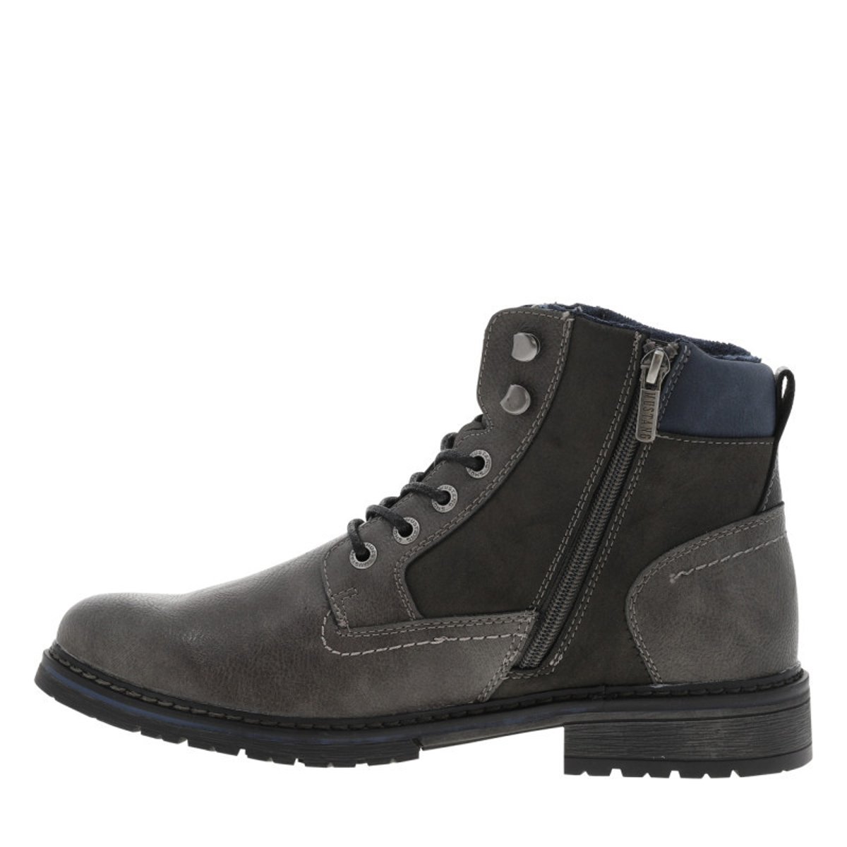 Bottines grises à talon décroché bas avec un logo embossé au talon grises, MUSTANG
