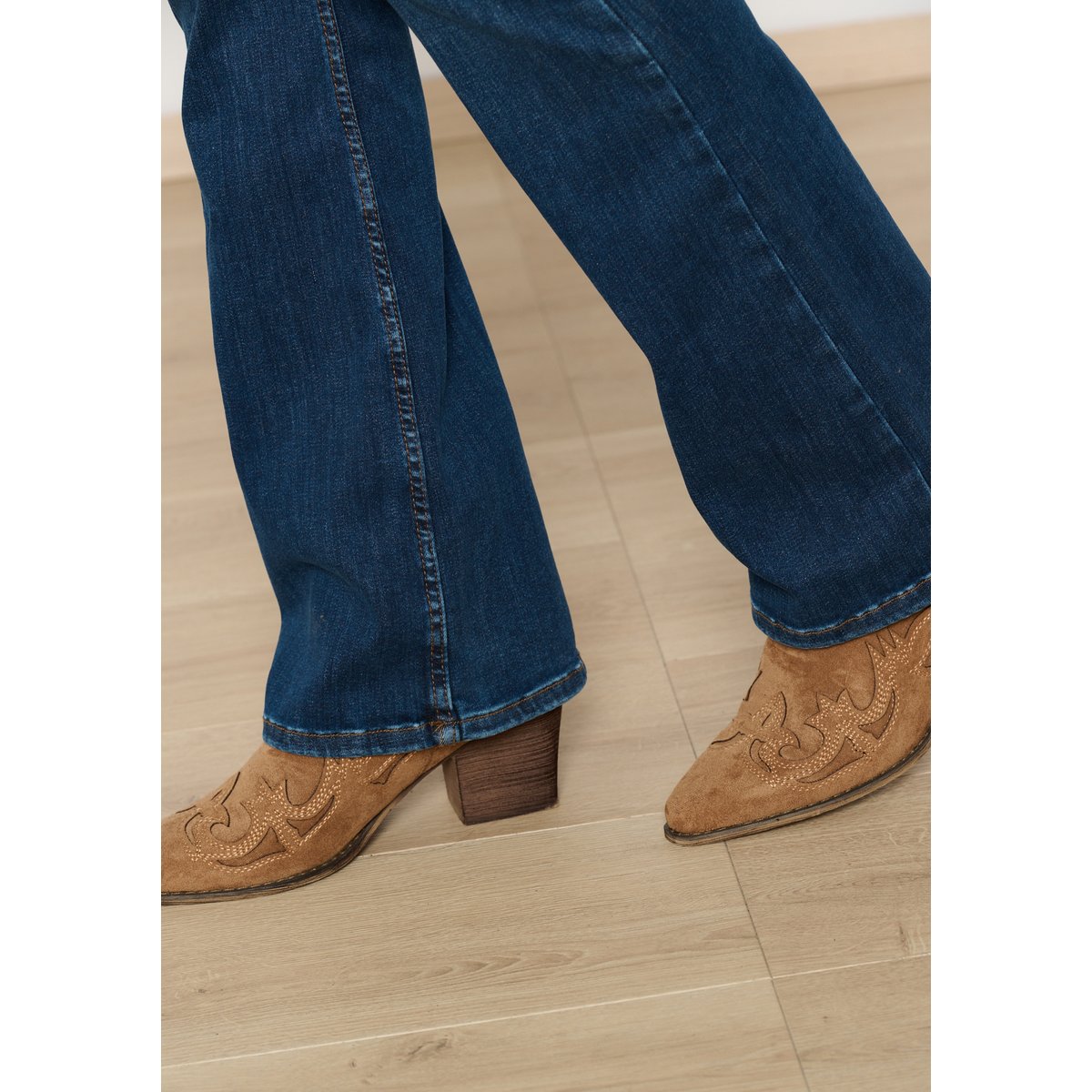 Jean bootcut avec taille haute dark blue, LOLALIZA