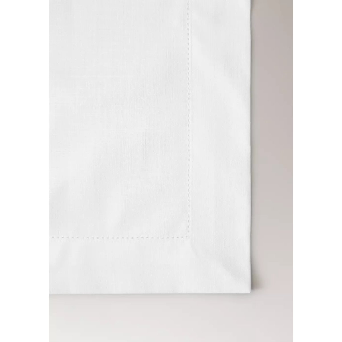 Chemin de table ajouré en coton blanc, MANGO HOME