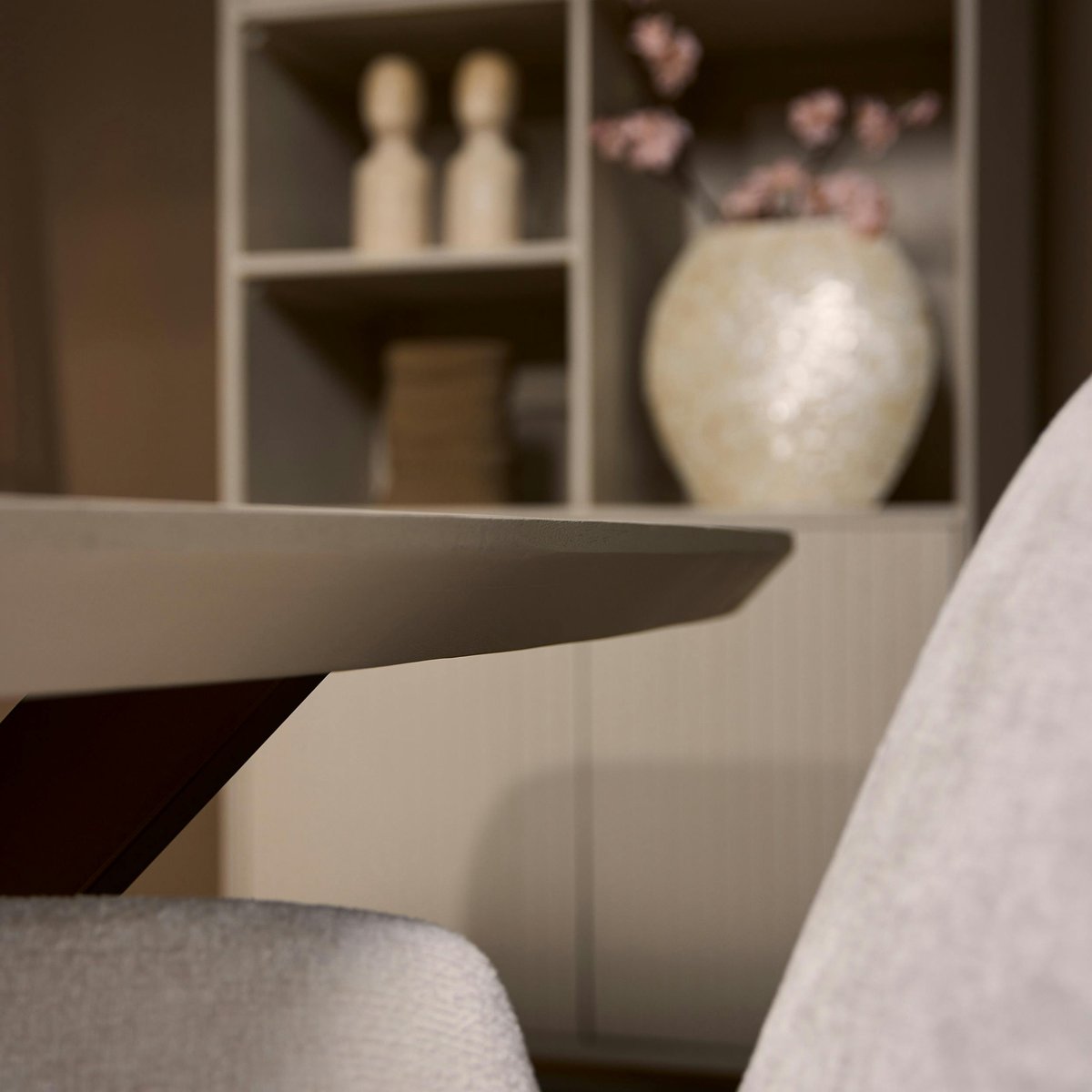 Table à manger 10 places bois/métal CORTINA beige / bronze, PIER IMPORT