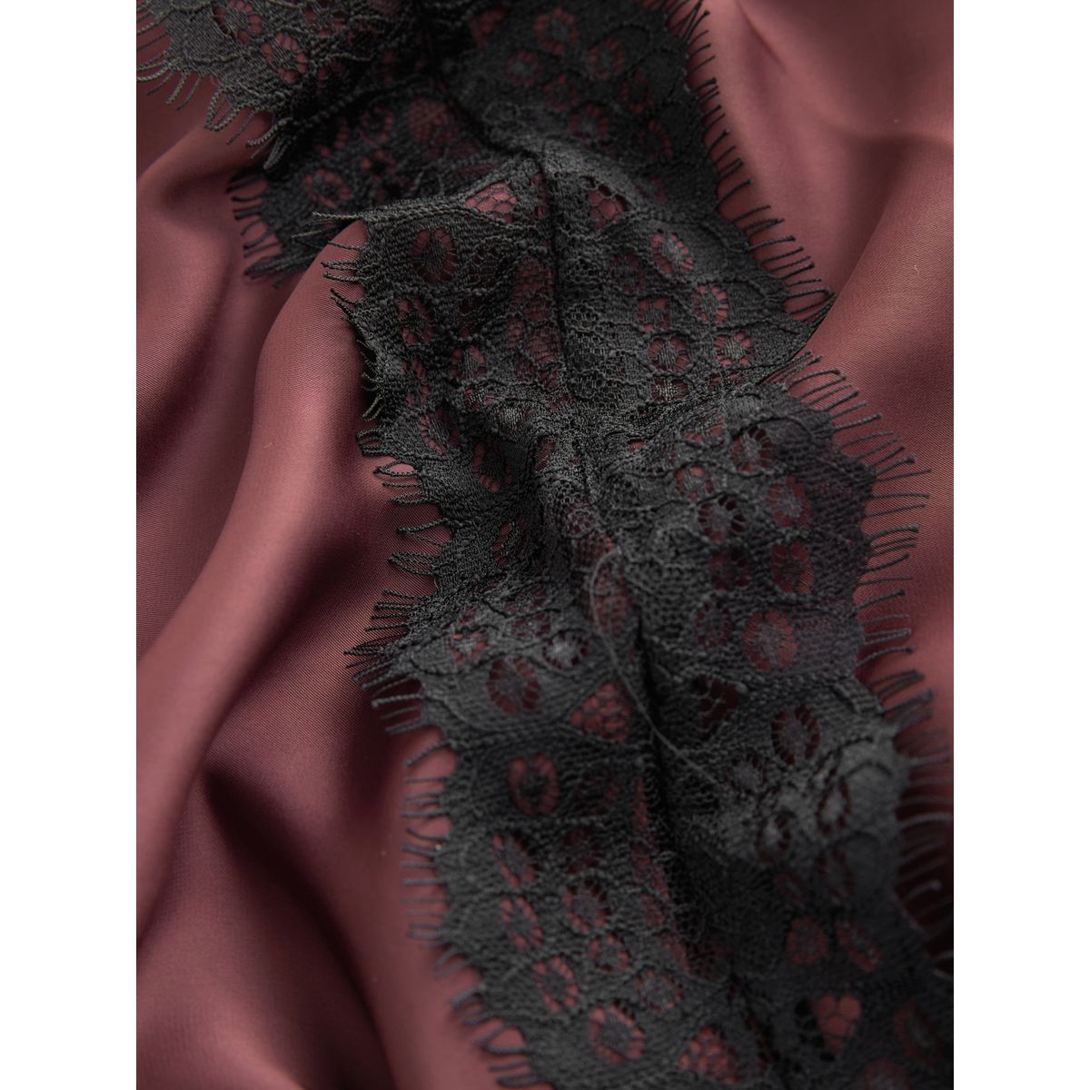 Robe caraco mi-longue en satin à dentelle marron chocolat, NEXT