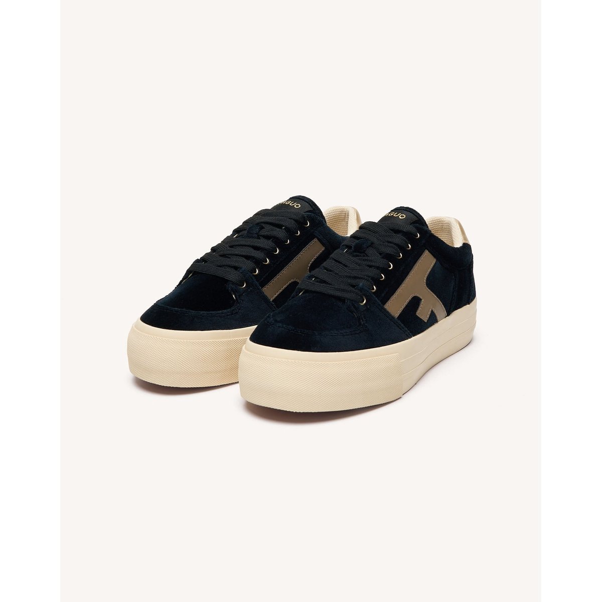 Tennis basses plateforme en velours noir, FAGUO