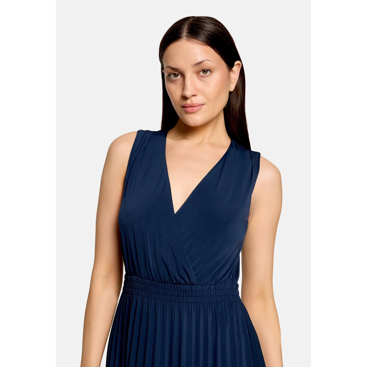 Robe plissée sans manches navy blue, BETTY & CO