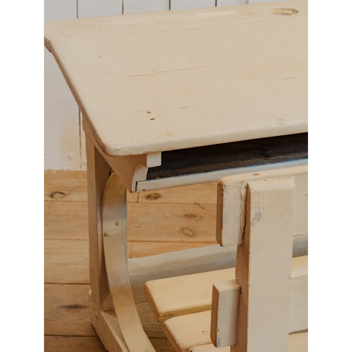Pupitre et banc pour enfant en bois blanc Edouard N°1124 - Bon état blanc, DEBONGOUT