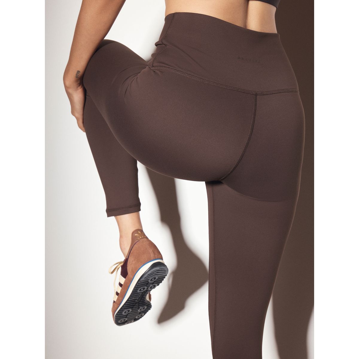 Legging enveloppant de yoga active marron chocolat, NEXT