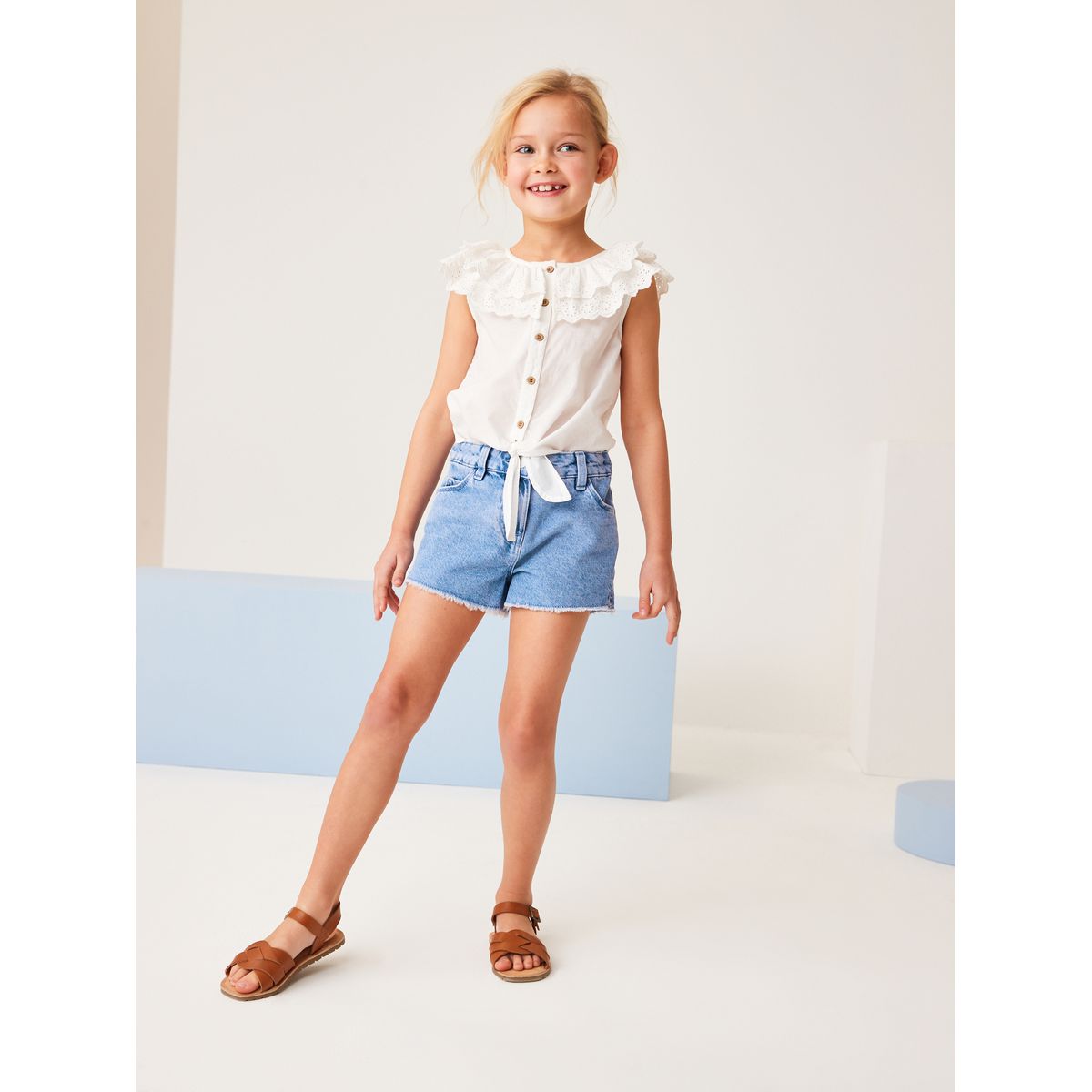 Shorts À Bords Effilochés bleu vif, NEXT