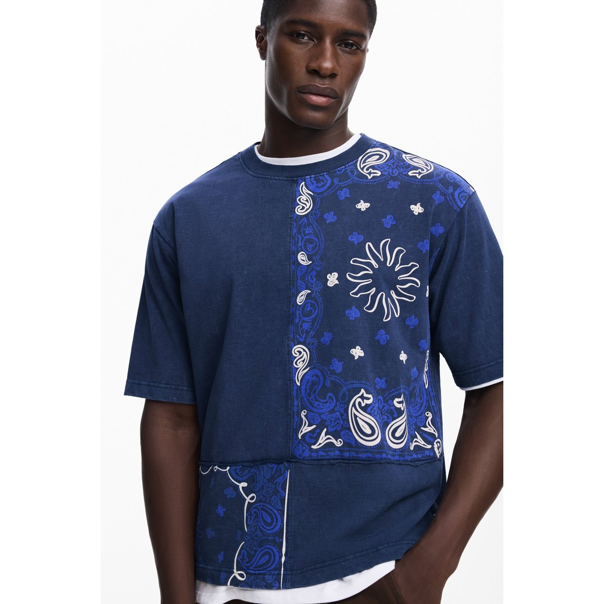 T-shirt soleil avec patchs bleu, DESIGUAL