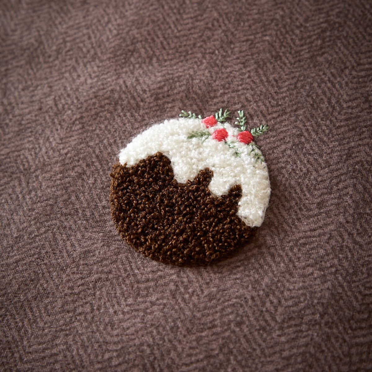 Christmas Pudding Tufted  Duvet Cover and Pillowcase Set chocolate, FURN.