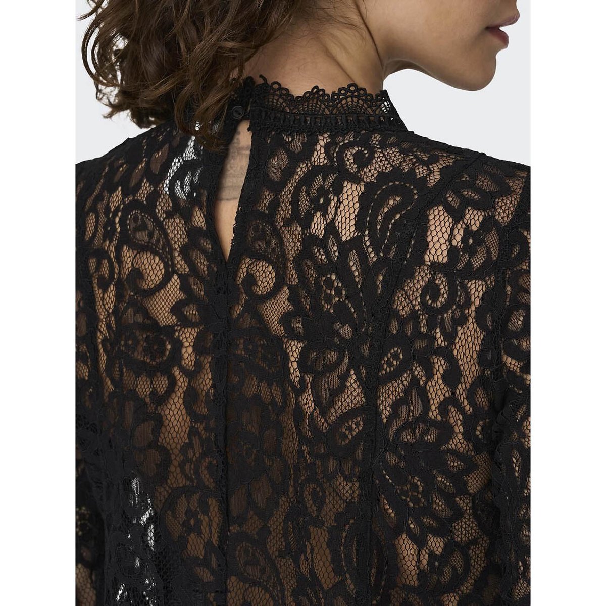 Blouse courte en dentelle noir, ONLY