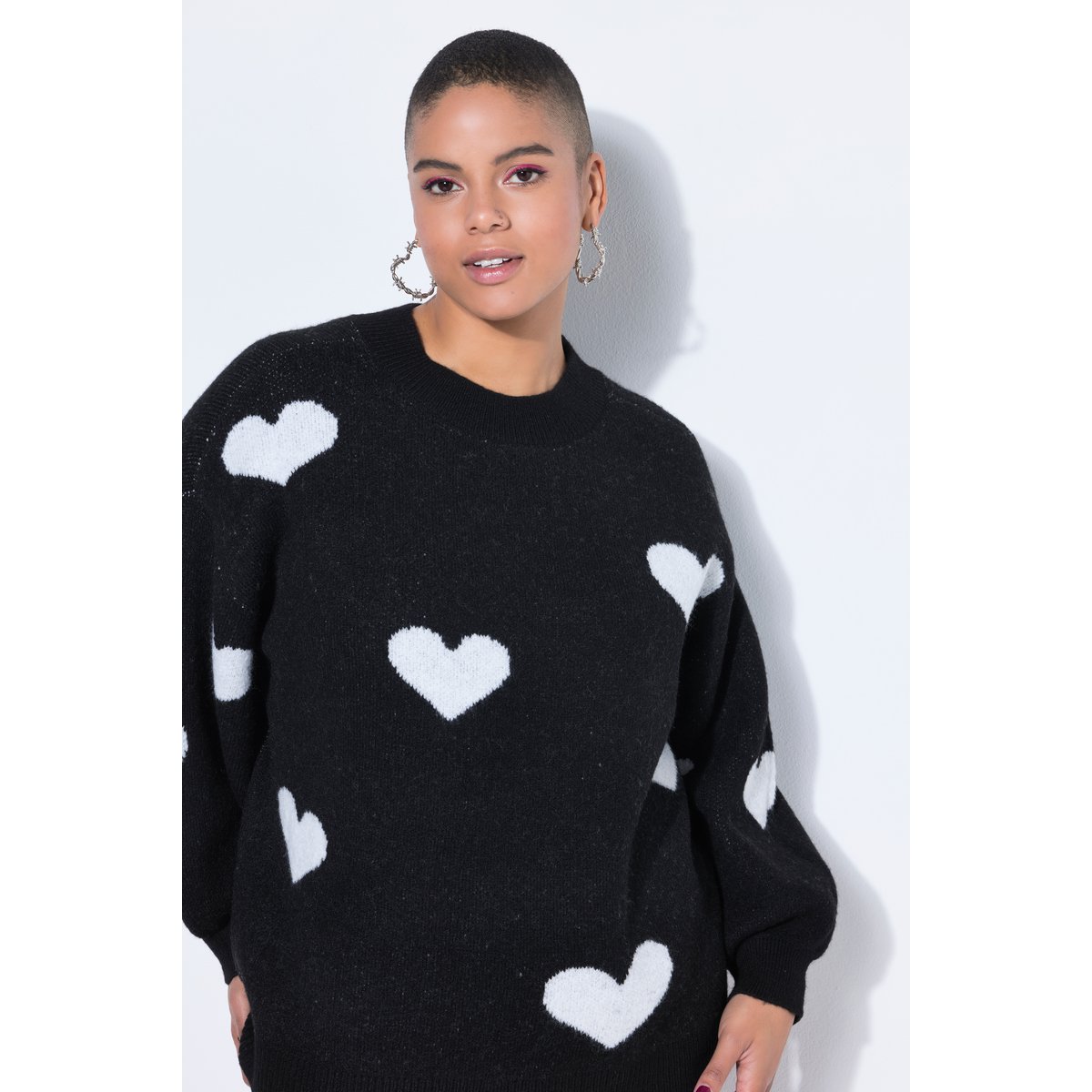 Pull oversize, motifs cœurs noir, STUDIO UNTOLD