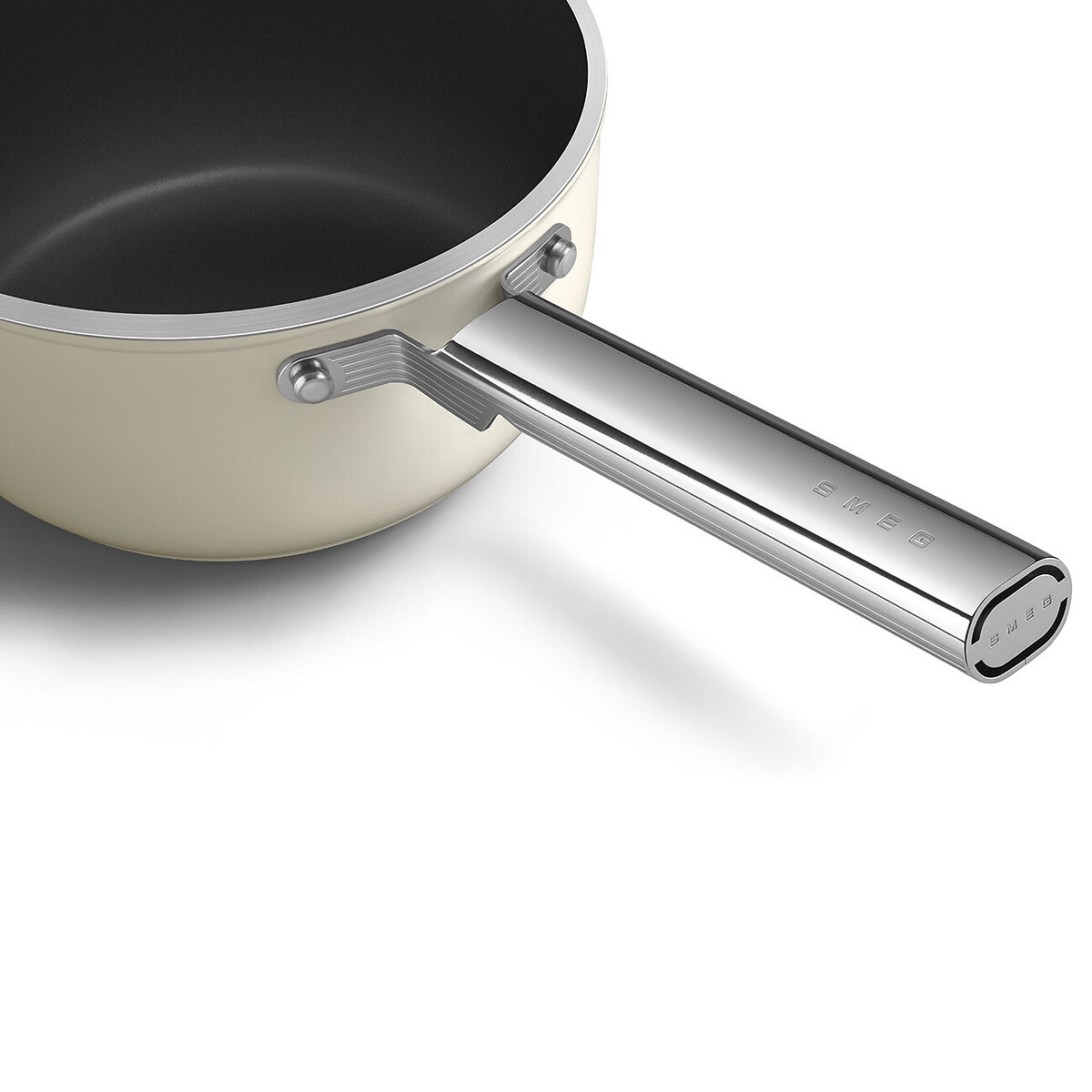 Tacho antiaderente, 20cm, SMEG creme, SMEG