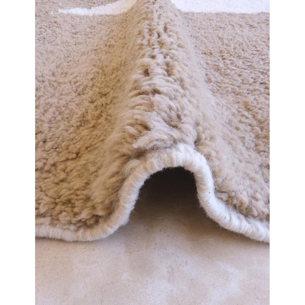 Tapis berbère original au style minimaliste en laine 248 x 350 cm brun naturel, AFK LIVING