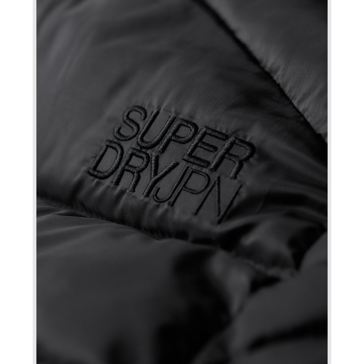 Doudoune Fuji courte à capuche noir, SUPERDRY