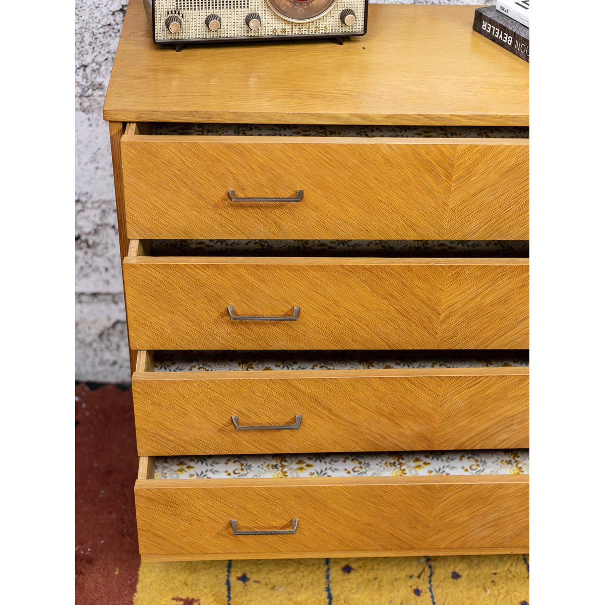 Superbe commode scandinave Olga N°1131 - Bon état bois clair, DEBONGOUT