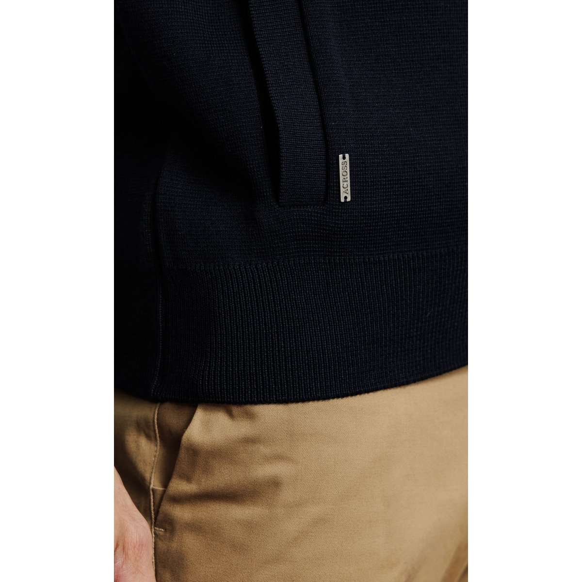 Gilet en maille Milano 3 fils en laine mérinos bleu marine, ACROSS