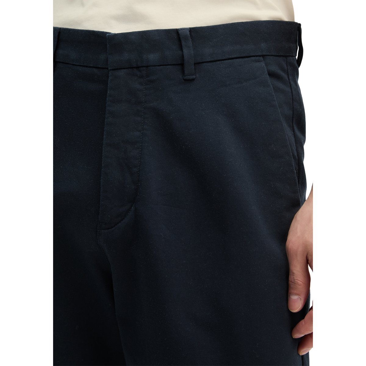 Chino modèle Mossbo large en satin de coton bio élastique bleu foncé, MARC O'POLO
