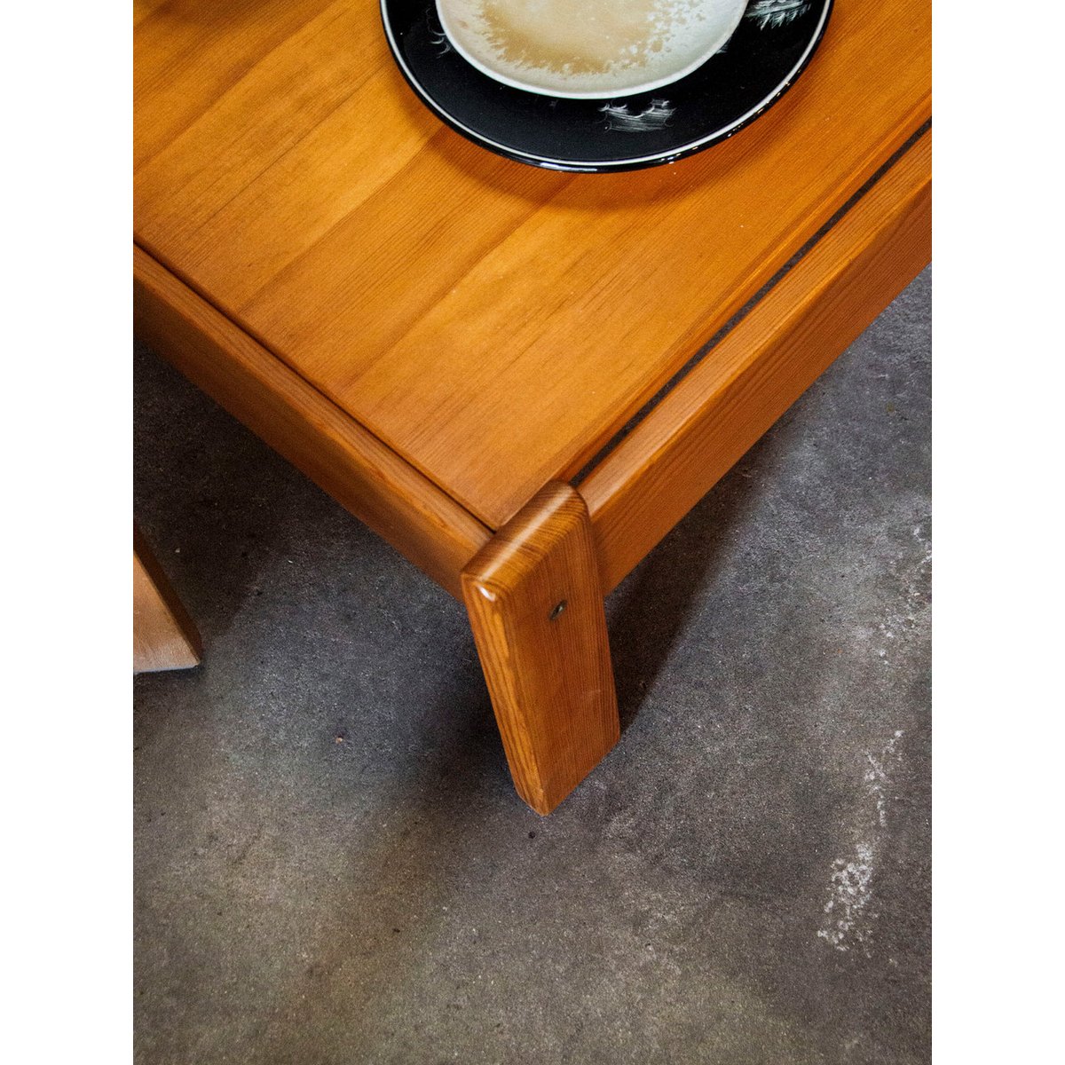 Table basse en pin Donna N°394 - Bon état bois, DEBONGOUT