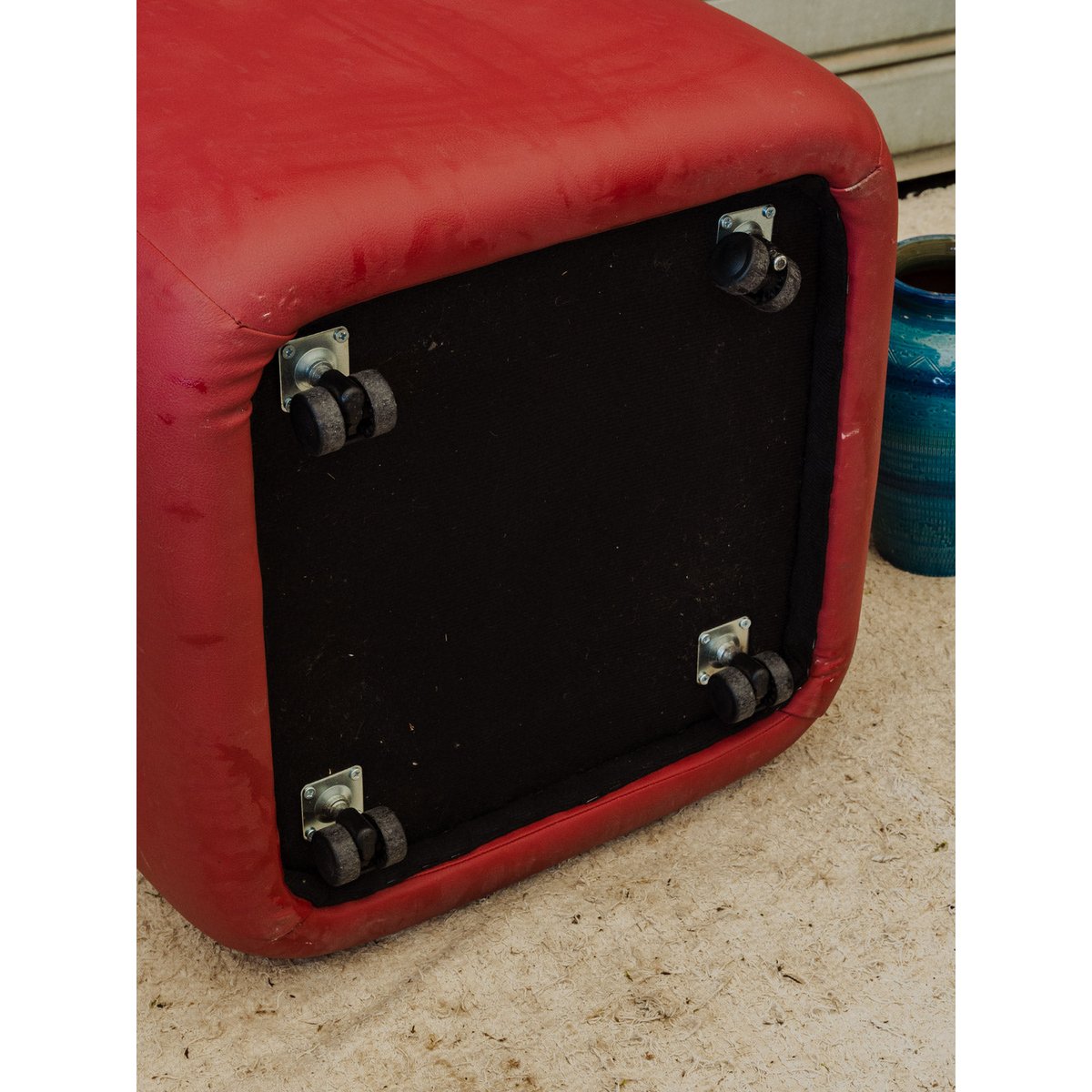 Pouf en cuir rouge Jean-Philippe N°108 - Bon état rouge, DEBONGOUT