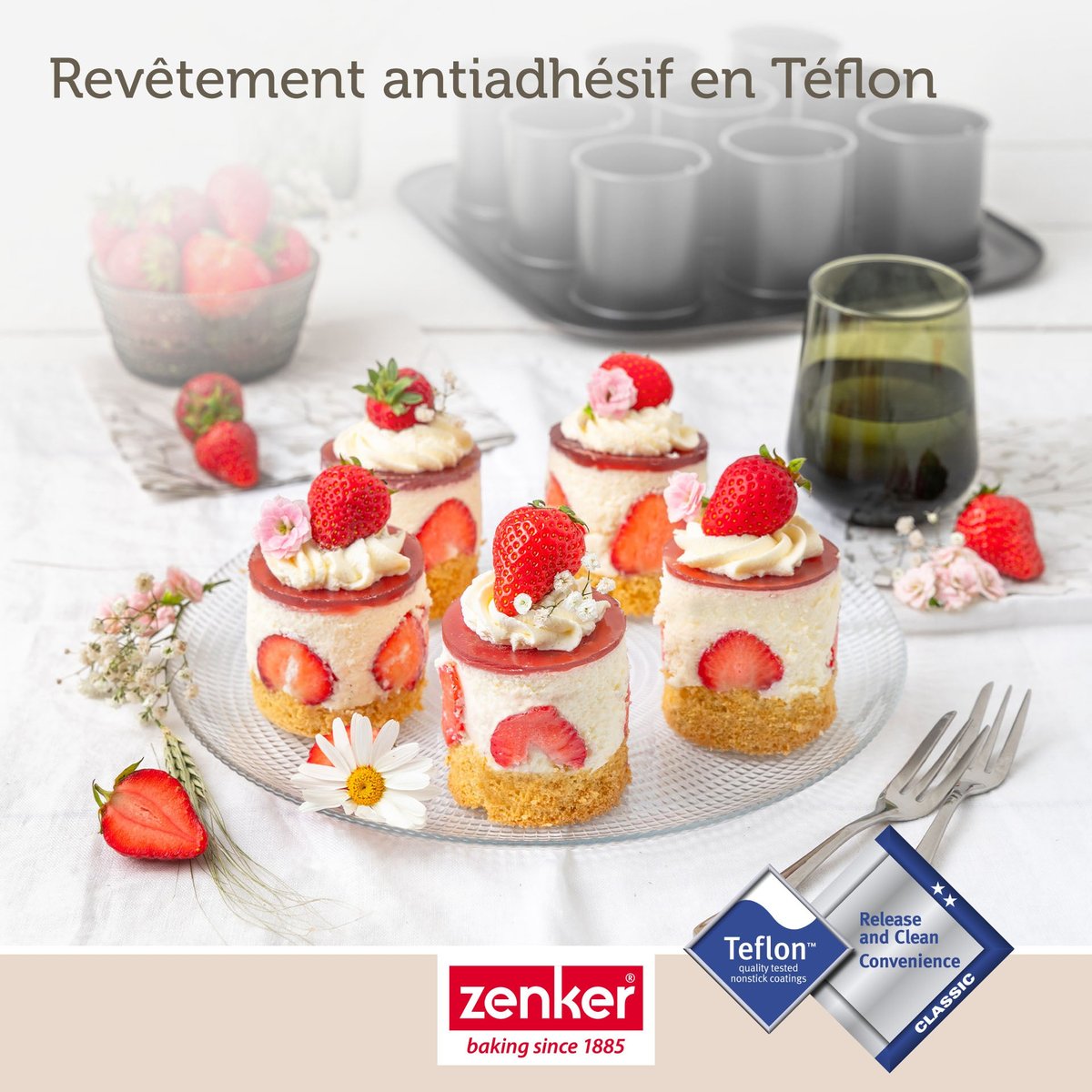 Moule à gâteaux individuels 9 empreintes avec couvercle noir, ZENKER