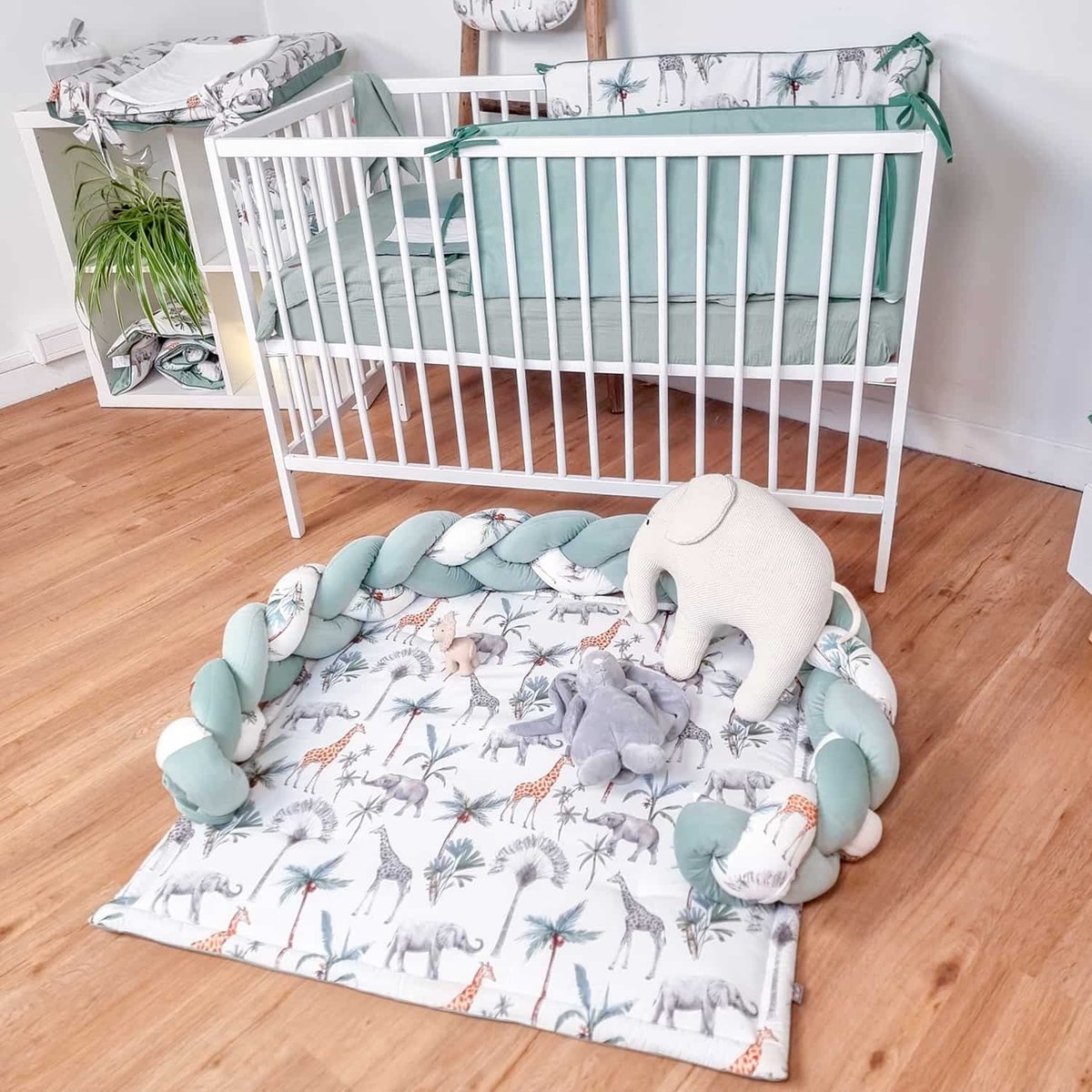 Tresse de lit universelle, tour de lit SAFARI safari, vert, gris, blanc, SEVIRA KIDS