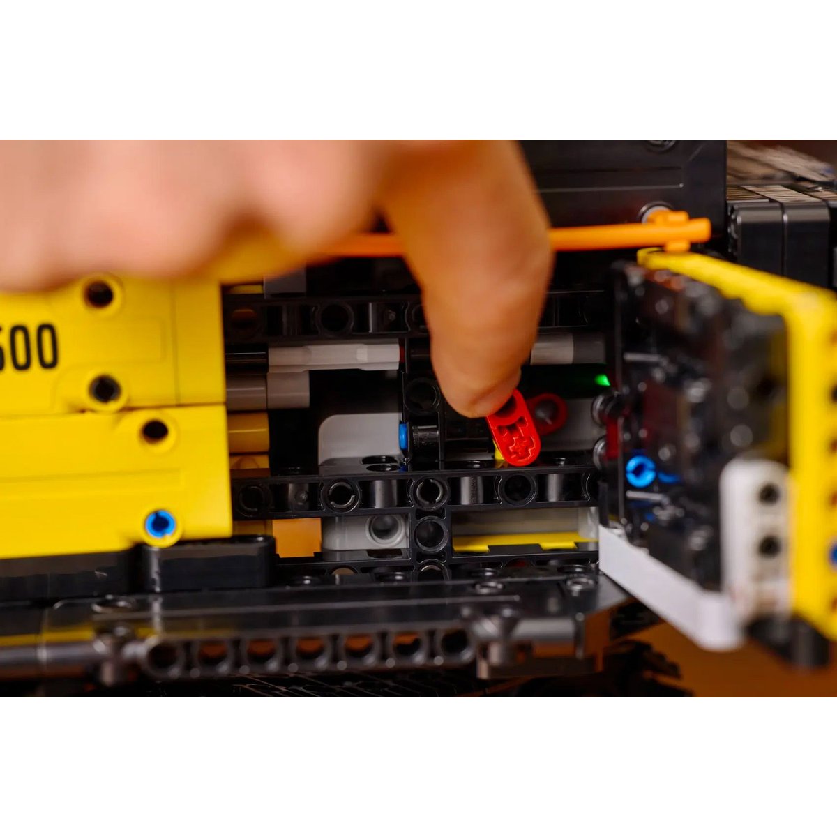 LEGO Technic - Pelleteuse Volvo EC500 Hybride 42215 - Modèle Motorisé pour Adultes noir et jaune, LEGO