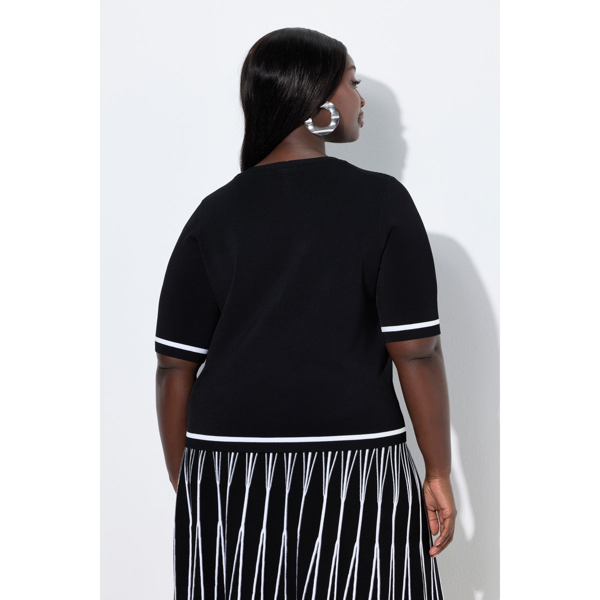 Pull court en fine maille côtelée noir, ULLA POPKEN