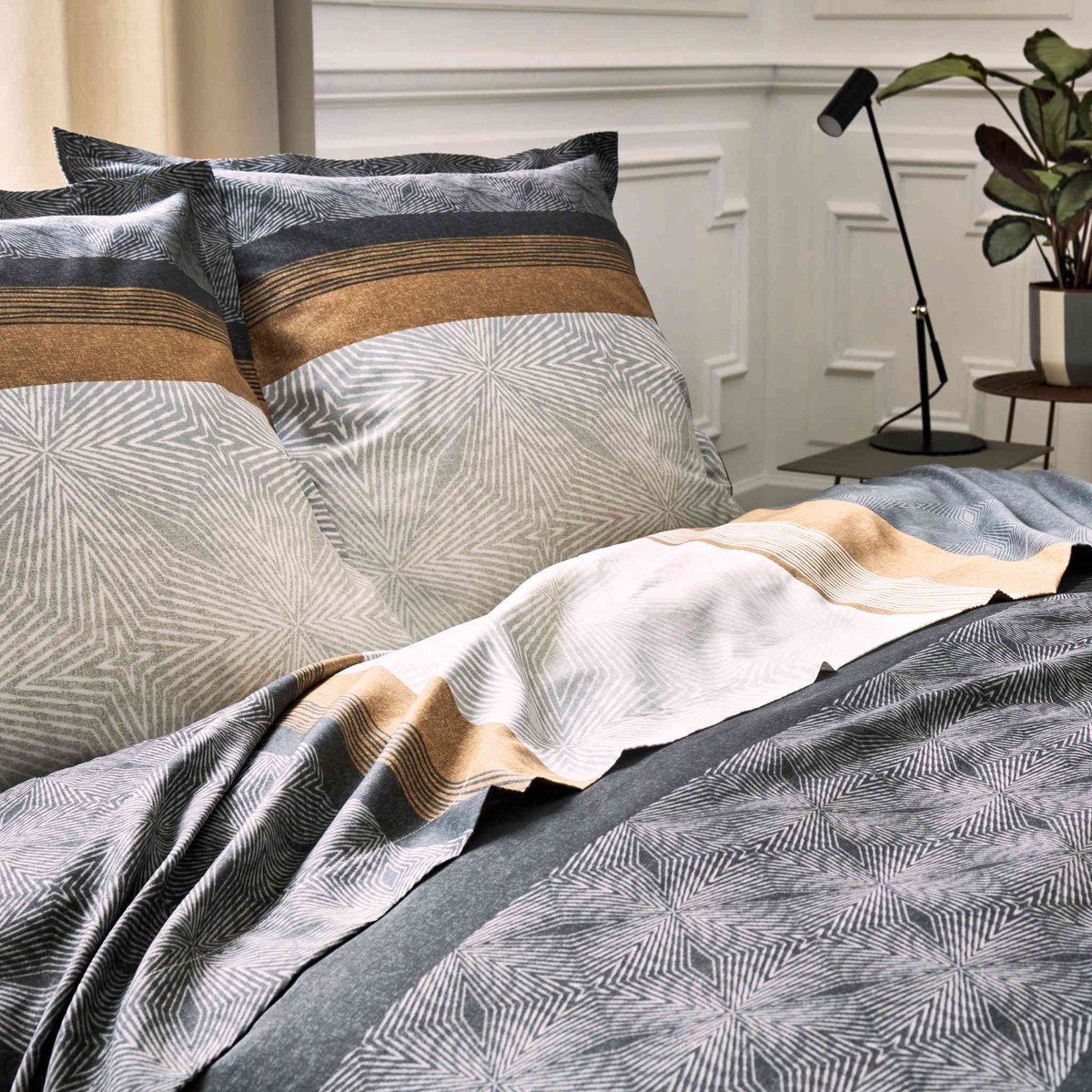 Parure de lit satin TIAGO noir, TRADILINGE