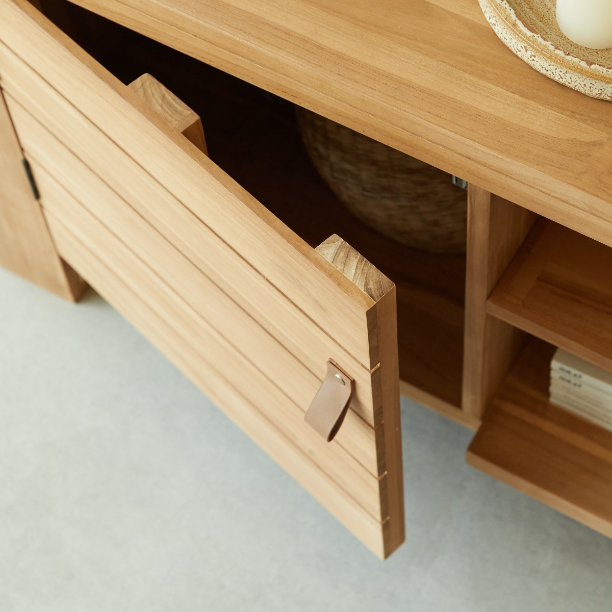 Meuble Hi-FI, TV en Teck massif, MINIMALYS naturel, TIKAMOON