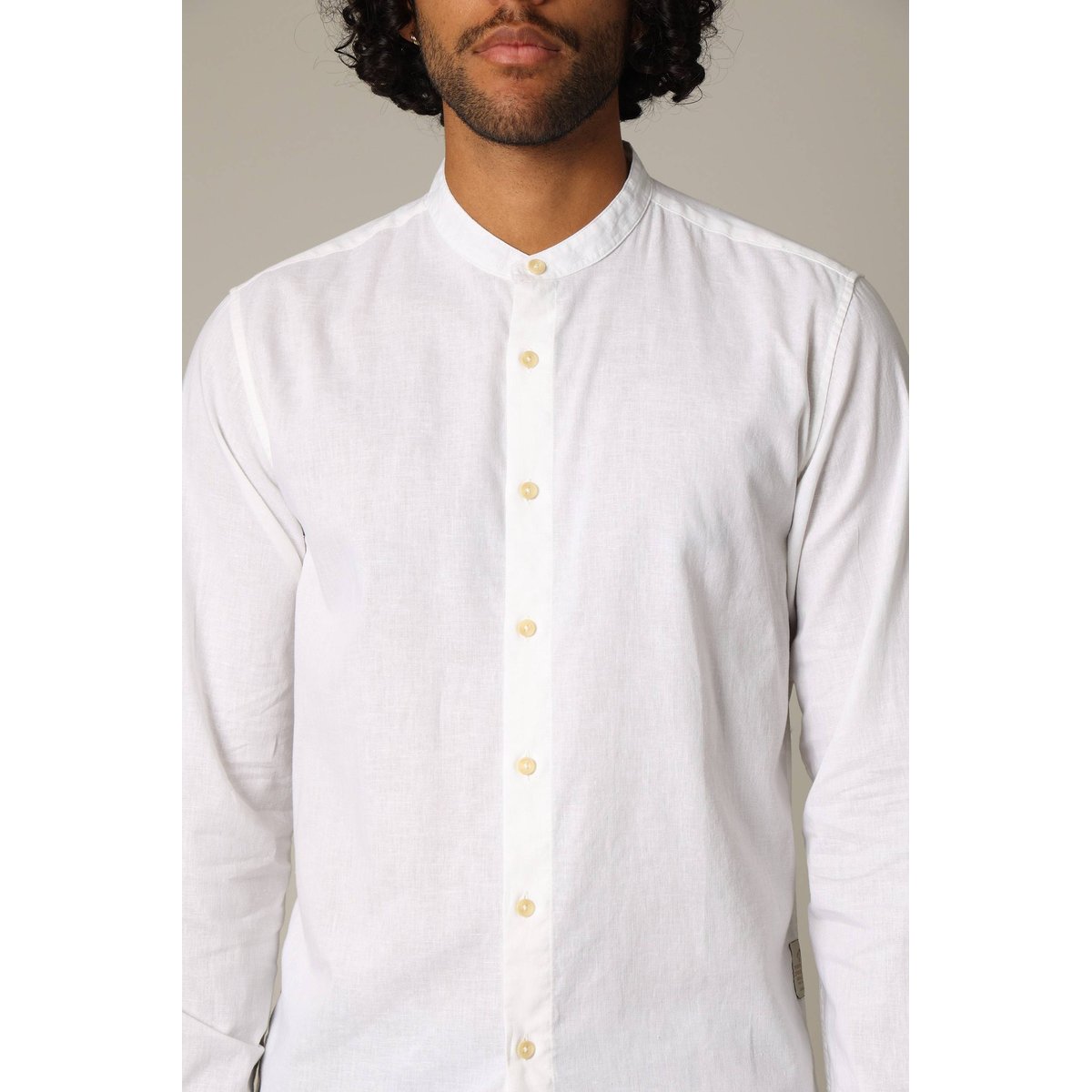 Chemise unie en lin avec col mao et manches longues SMITHY white, DEELUXE