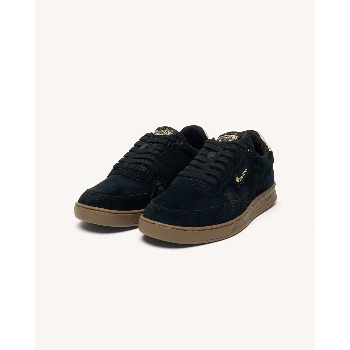 Baskets basses en cuir nubuck noir, FAGUO