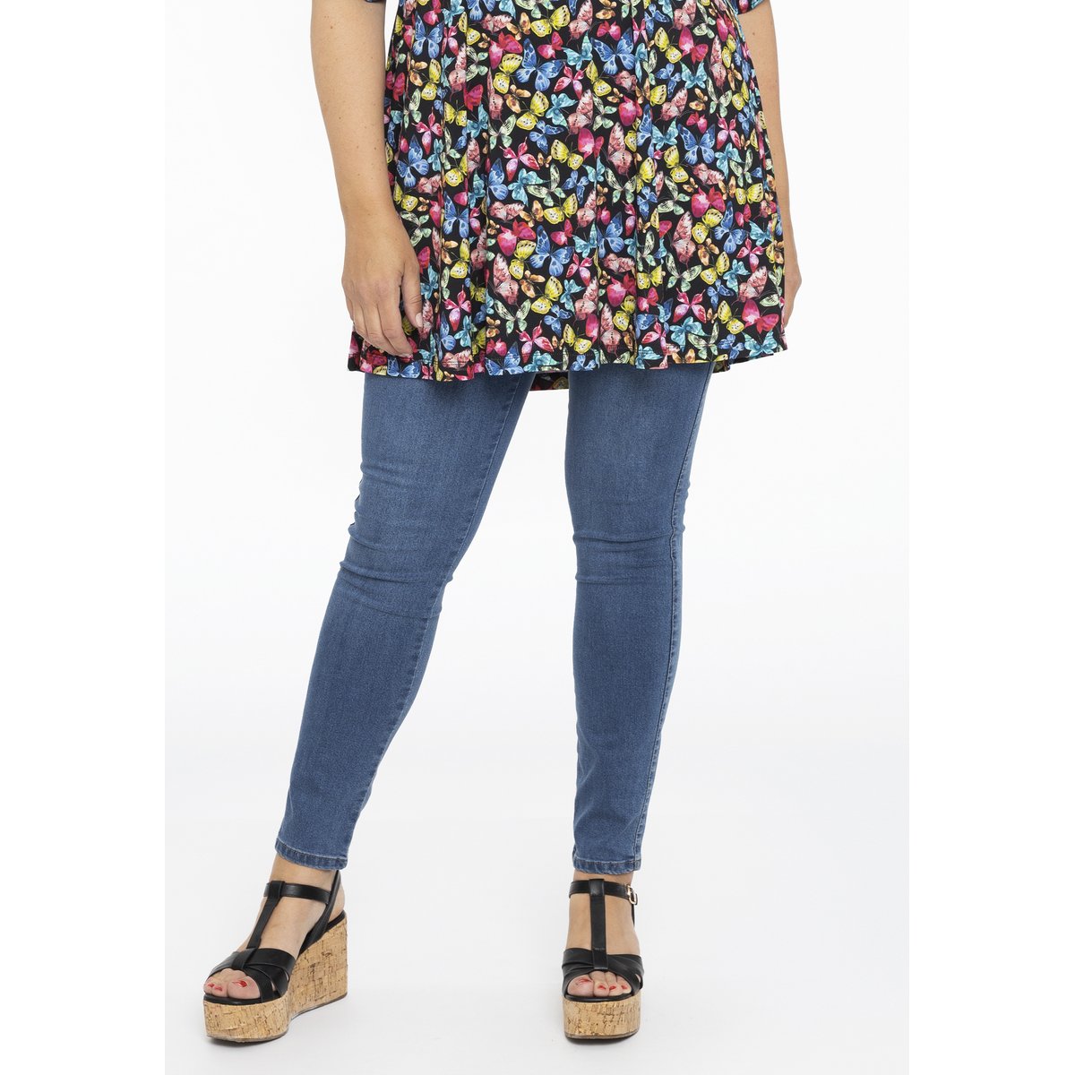 Jean avec une ceinture élastique bleu indigo, YOEK